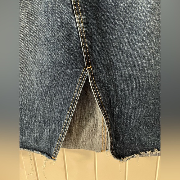 NWOT Old Navy Dark Wash Denim Skirt with Front Slit size 14 - Picture 4 of 4